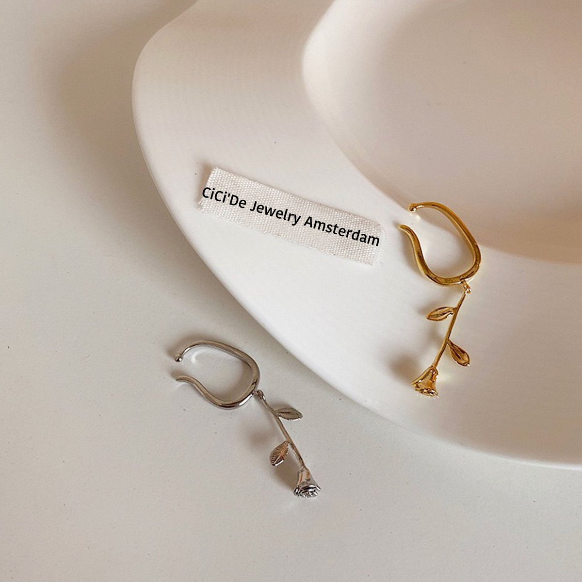 Rosa larga con Ear Cuff de hoja de una pieza - Oro o Plata