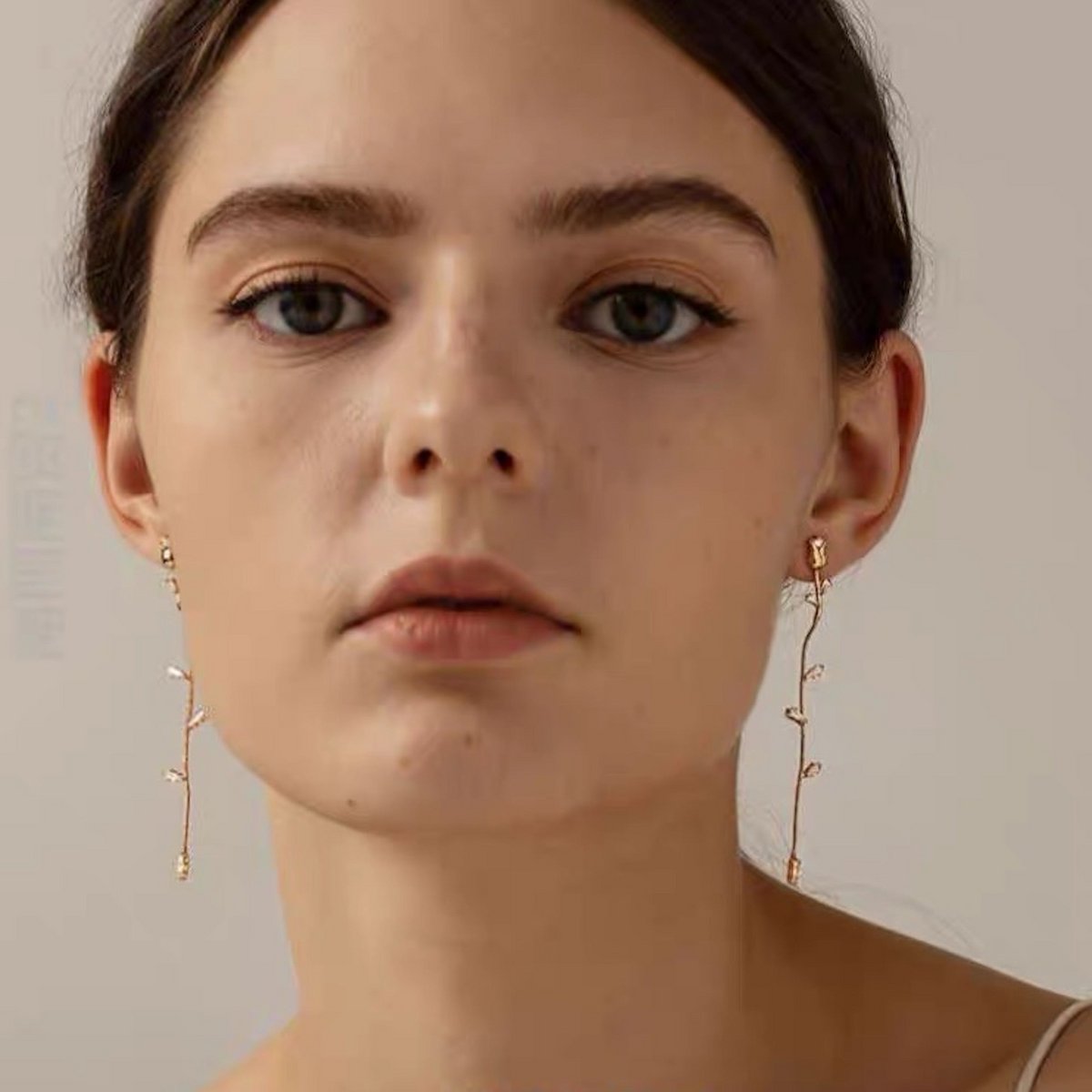 Pendientes largos Loving con Rosa - Oro