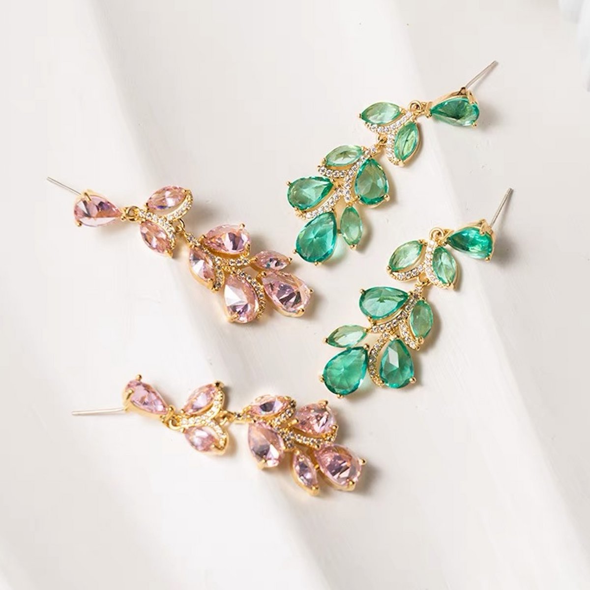 Pendientes grandes con forma de hojas fantasía estilo princesa