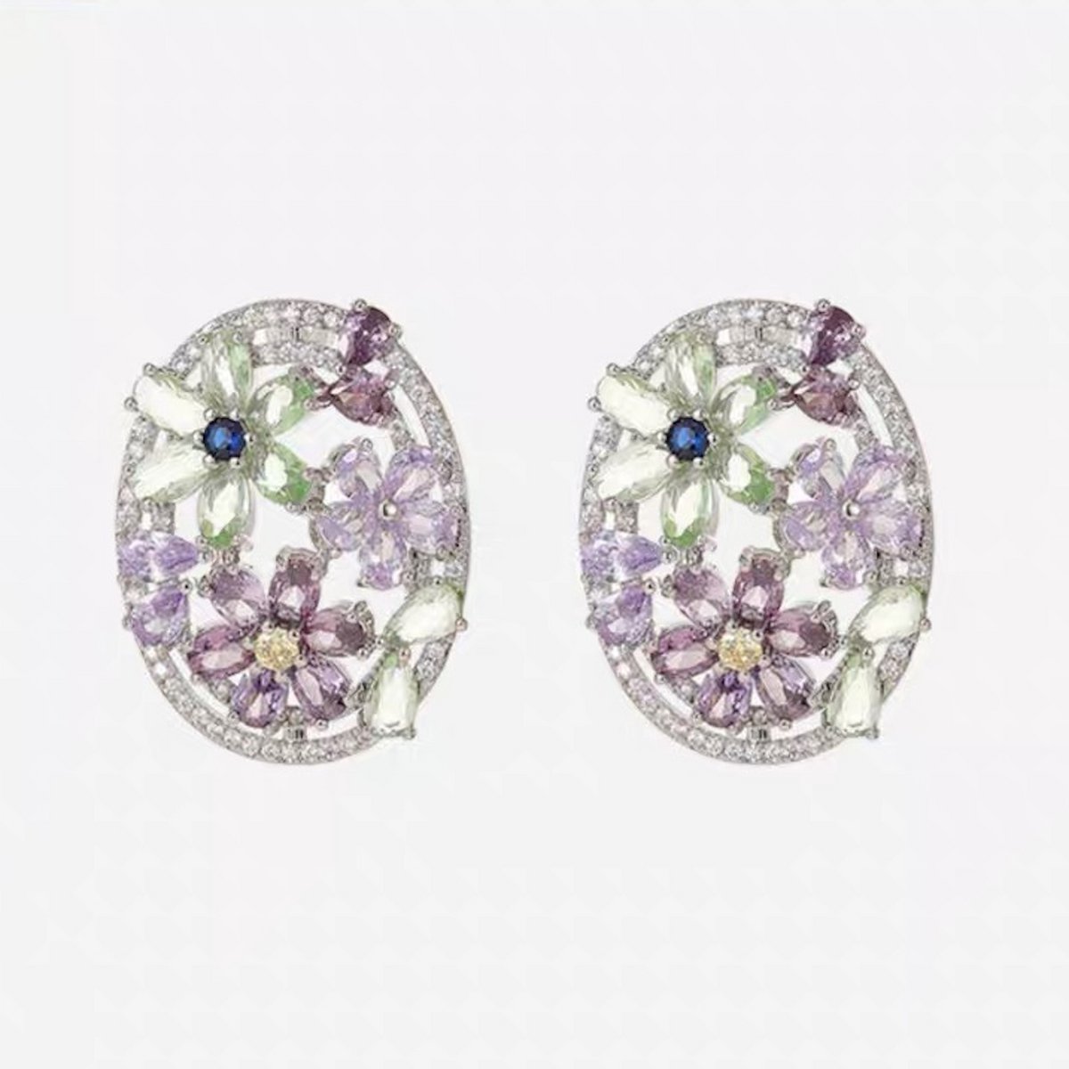 Les Nymphéas Luminescent: pendientes brillantes con piedras preciosas en forma de nenúfar