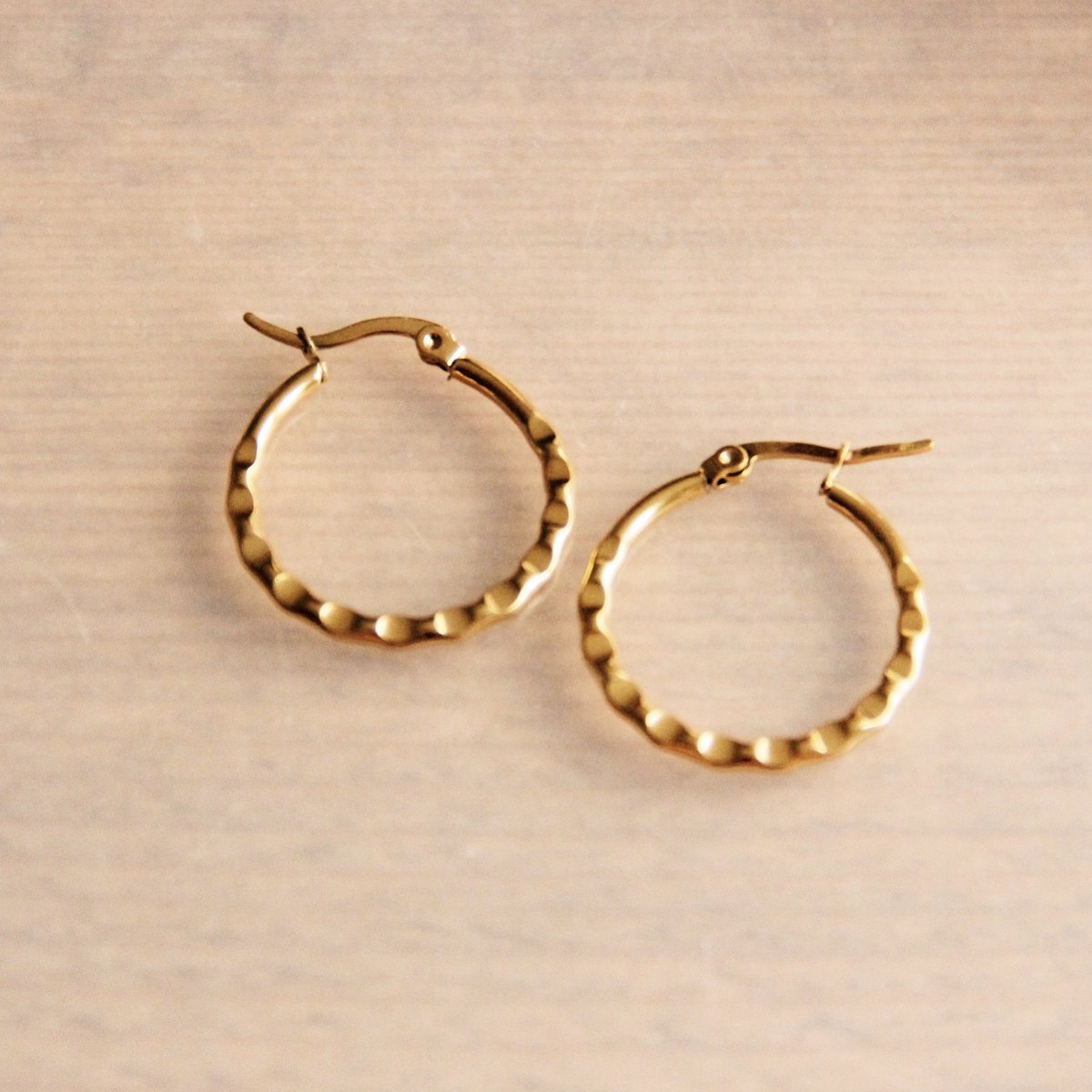 Creool 25mm "Reliëf" - Goud
