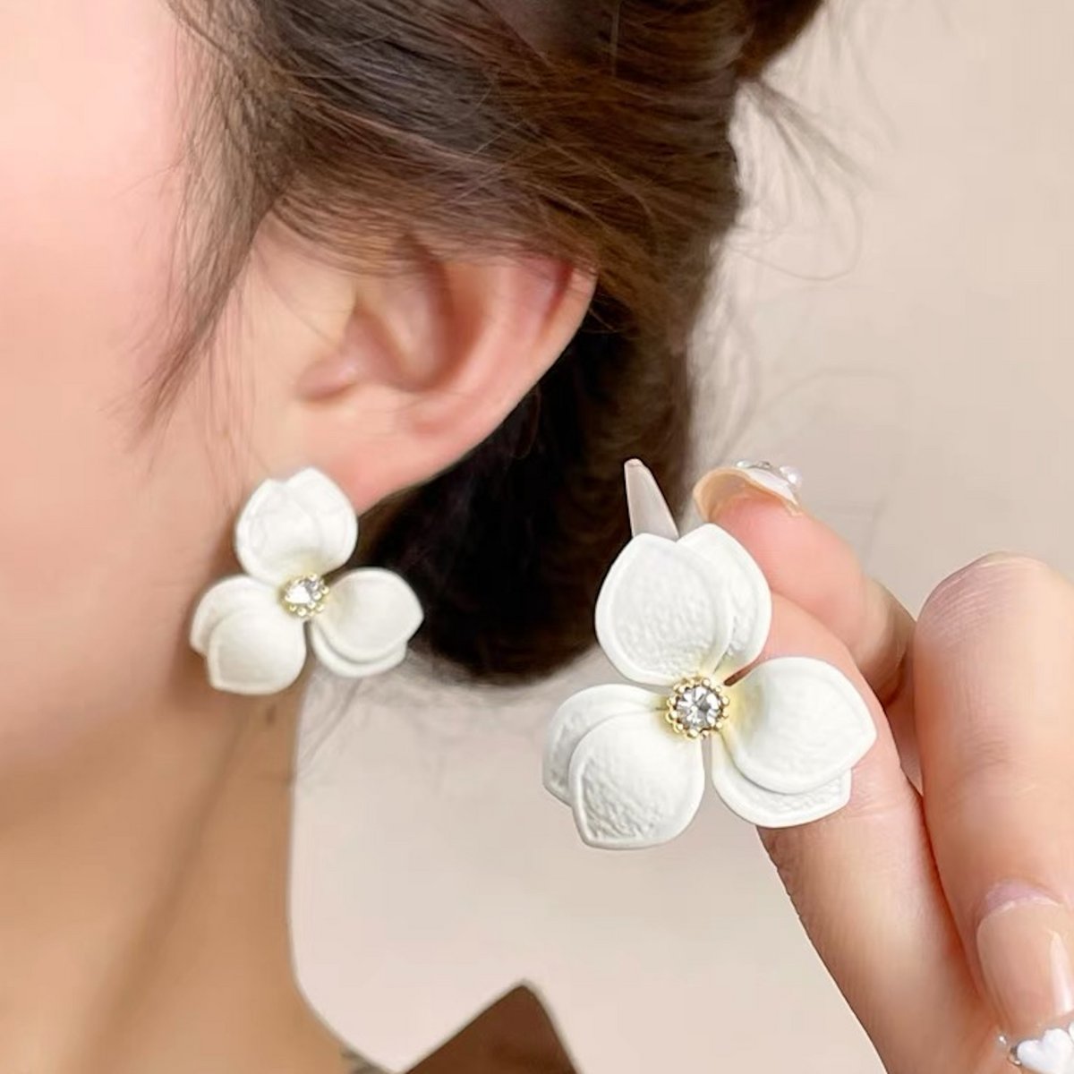 Pendientes elegantes de flores francesas - Blanco