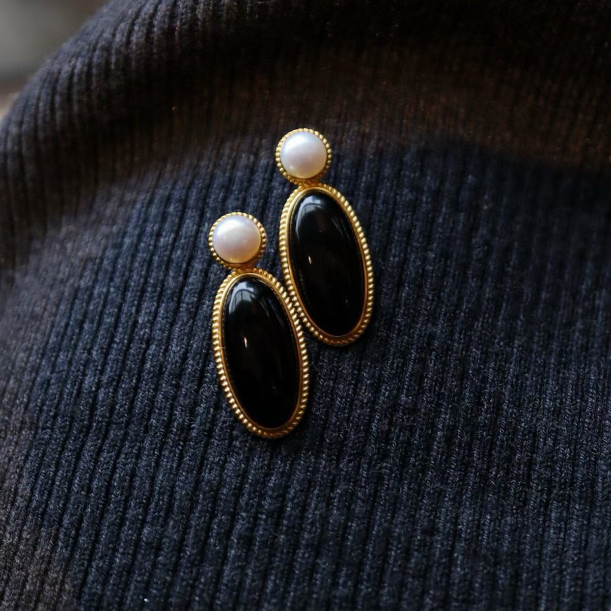 Pendientes grandes de ónix negro real vintage moderno con vermeil de oro perla de agua dulce