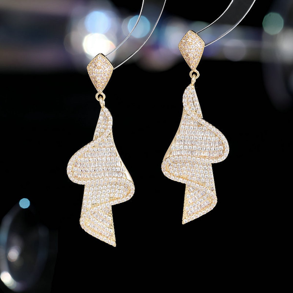 Pendientes Grandes Brillantes - Diseño Vestido - Oro y Plata