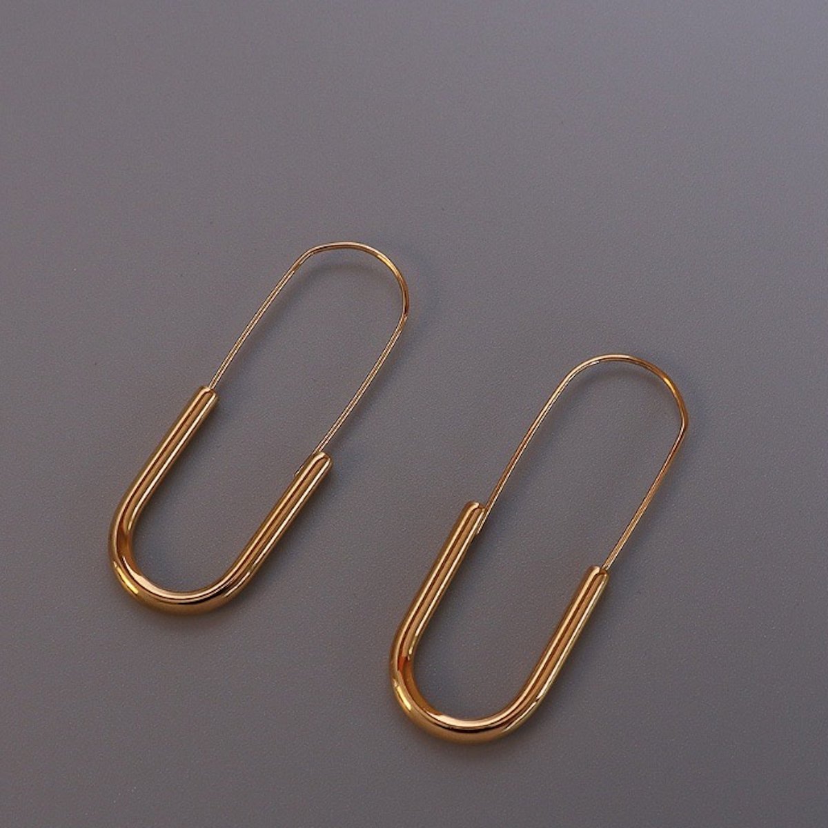 Pendientes delgados con clip de papel de diseño minimalista - oro y plata