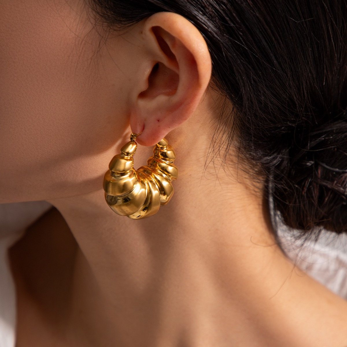 Pendientes oversize con forma de croissant estilo opulento - Oro