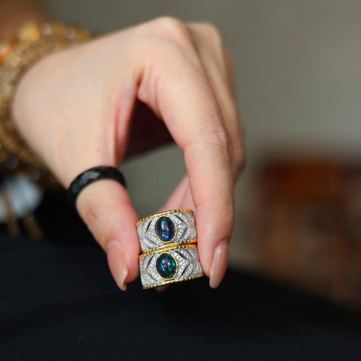 Vintage Oost-Royal Style Black Opal Ring - verstelbaar