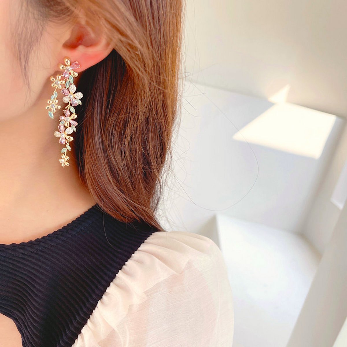 Elegantes pendientes Longline Silhouette con preciosas Circonitas rosas y verdes