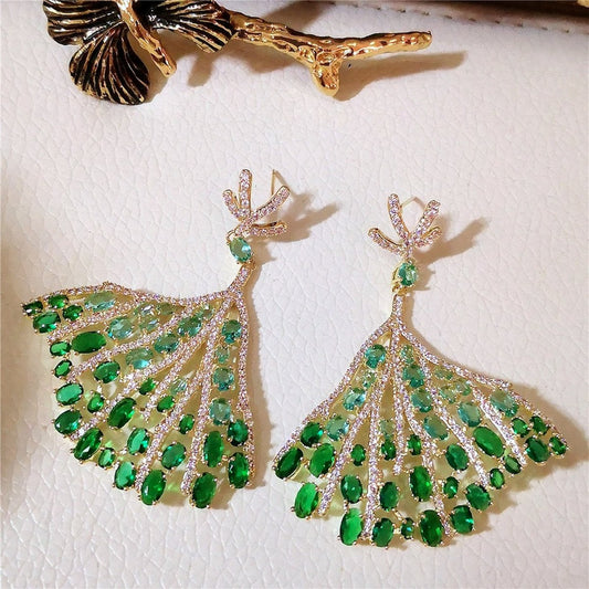 Koninklijke stijl sprankelende grote oorbellen-koraalontwerp