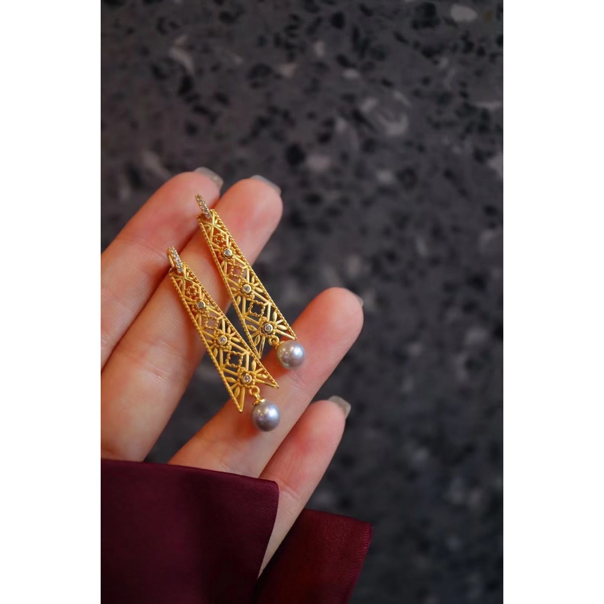 Pendientes generosos con montura gruesa y perla gris Akoya - Oro vermeil - Calidad AAAA