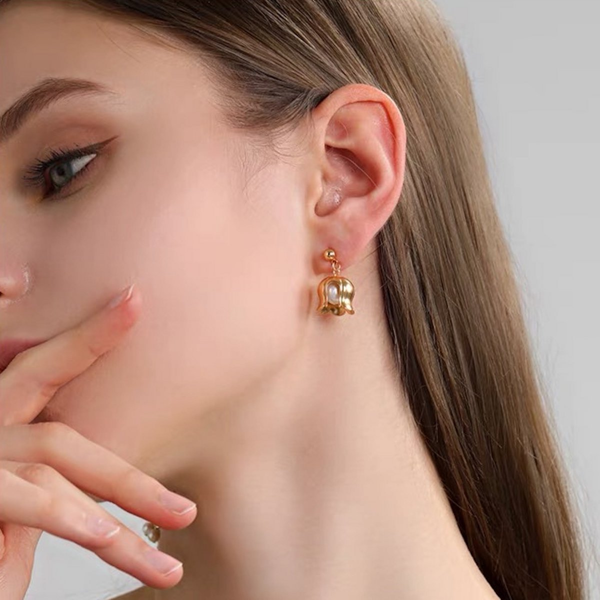 Pendientes colgantes de perlas asimétricas de lirio de los valles - Diseño de flor Muguet de inspiración vintage-oro y plata