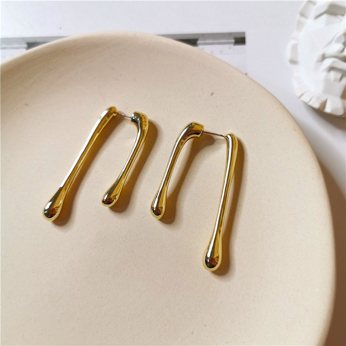 Pendientes de lava sutiles y elegantes - Oro y plata