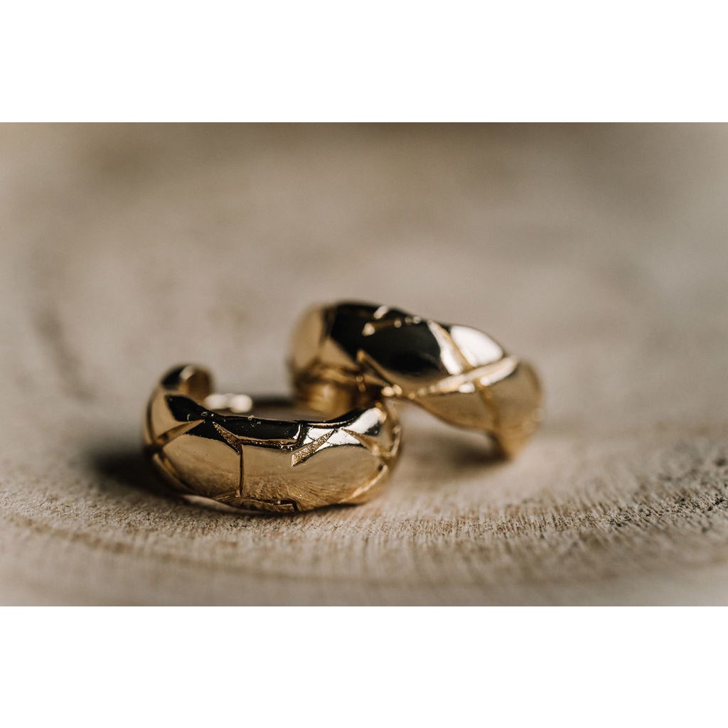 Pulsera de cordón de seda color oliva con letra de acero inoxidable bañada en oro - Chapado en oro de 14 quilates