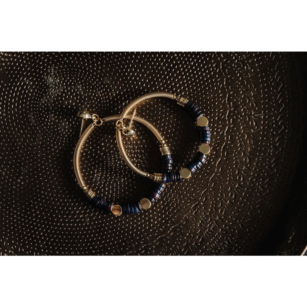 Pendientes de Lujo Jody con Cuentas Negras Brillantes - Oro