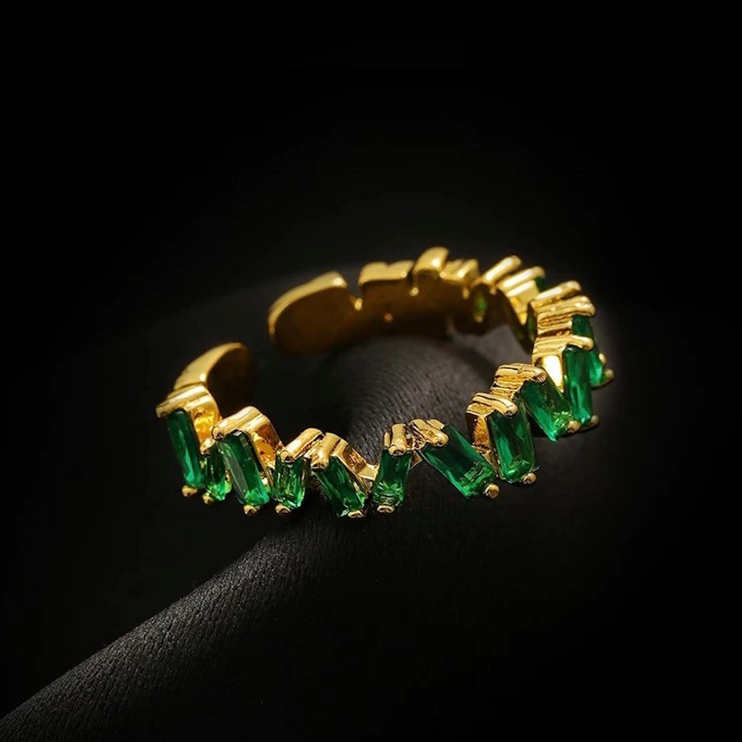 Vintage Ring in Koning Smaragd geslepen Groen - Goud - Maat 6/7/8