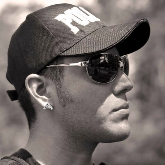 Uniek ontwerp V-vormige oorstekers - zwart en zilver