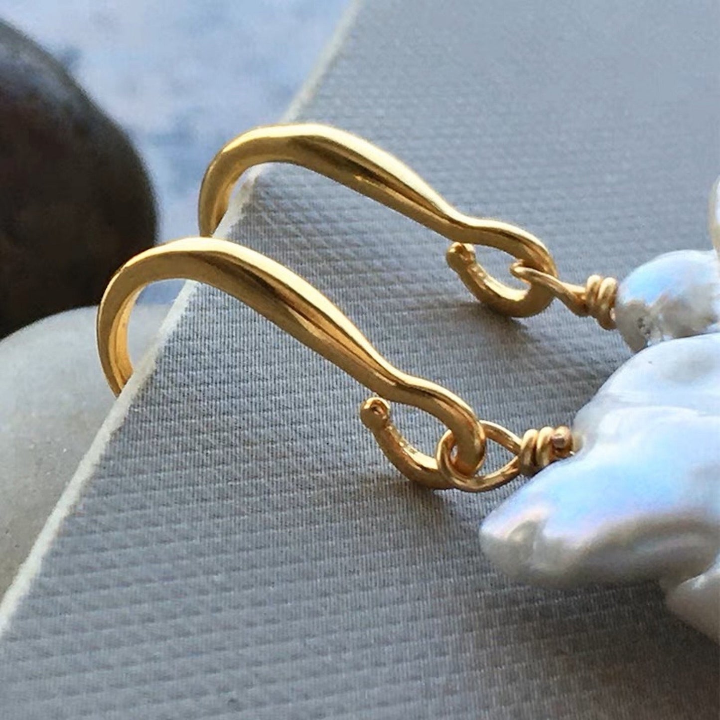 Pendientes largos de perlas barrocas grandes
