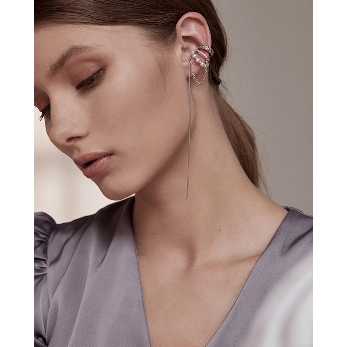 Ear Cuff femenino con elegante juego de líneas con cadena/perlas - Oro o plata