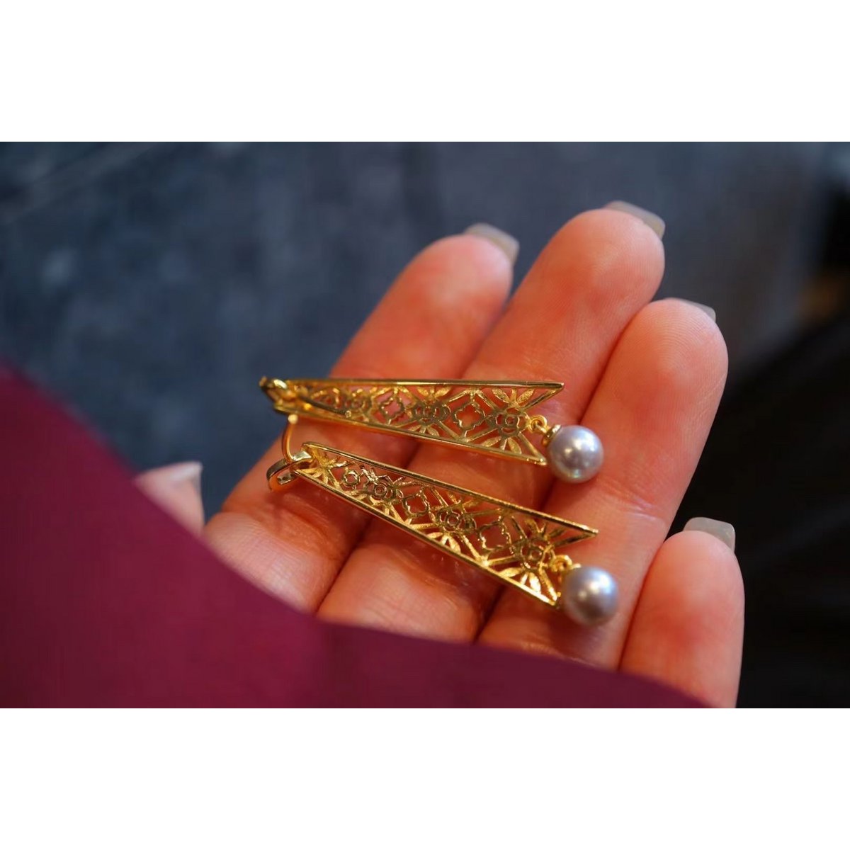 Pendientes generosos con montura gruesa y perla gris Akoya - Oro vermeil - Calidad AAAA