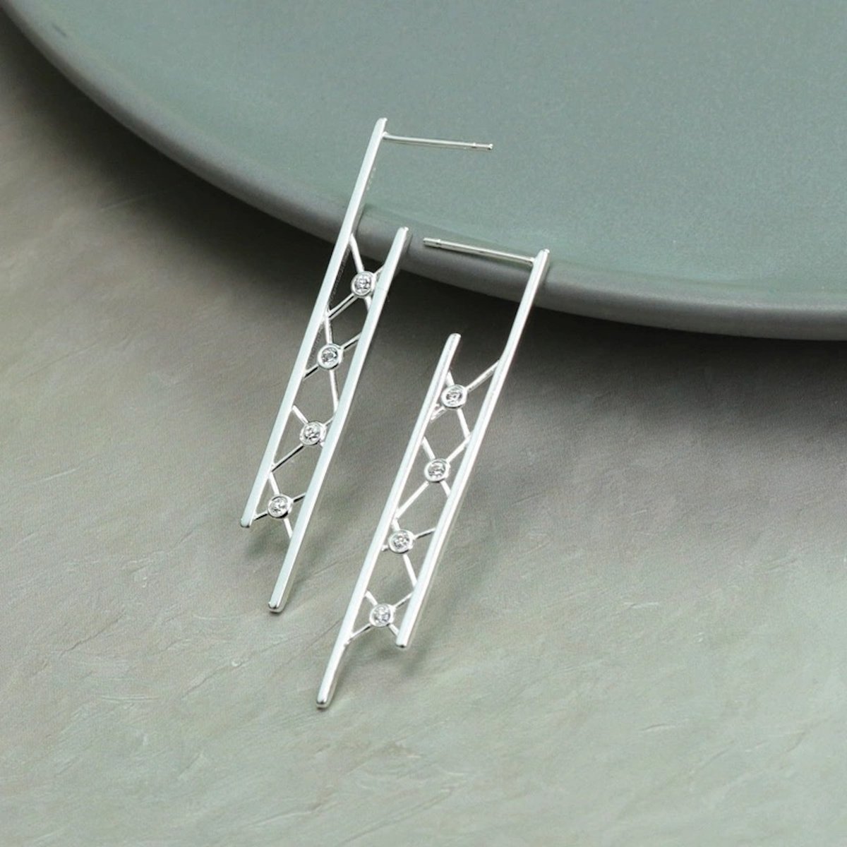Pendientes largos minimalistas con gotas de red, oro vermeil y plata de primera ley