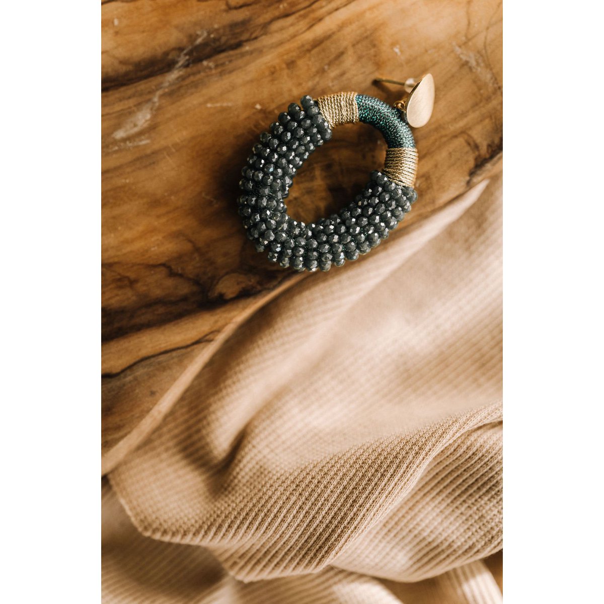 Pendientes de lujo Yves Green: esplendor elegante y encantador - Oro