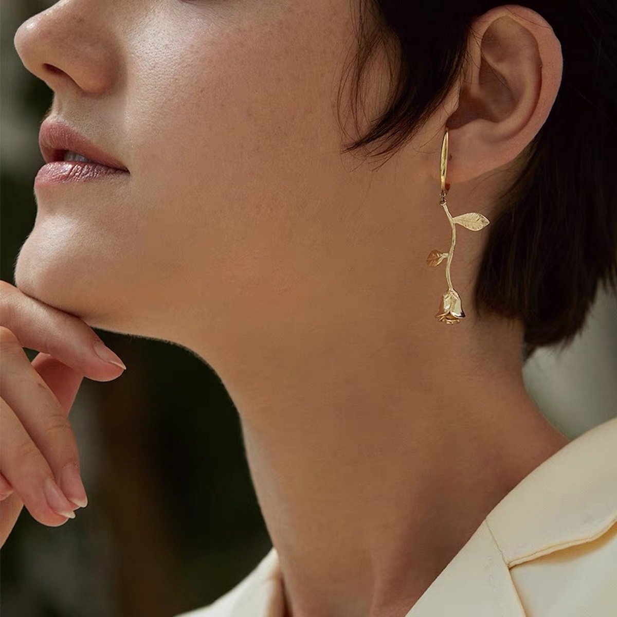 Rosa larga con Ear Cuff de hoja de una pieza - Oro o Plata