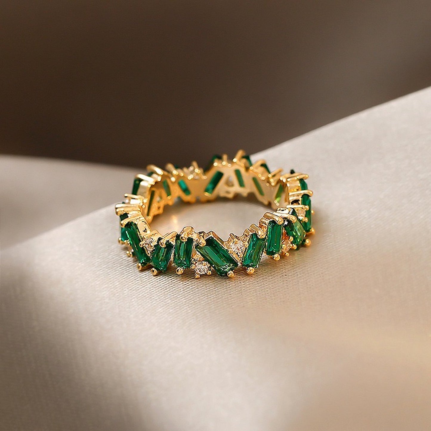 Vintage Ring in Koning Smaragd geslepen Groen - Goud - Maat 6/7/8
