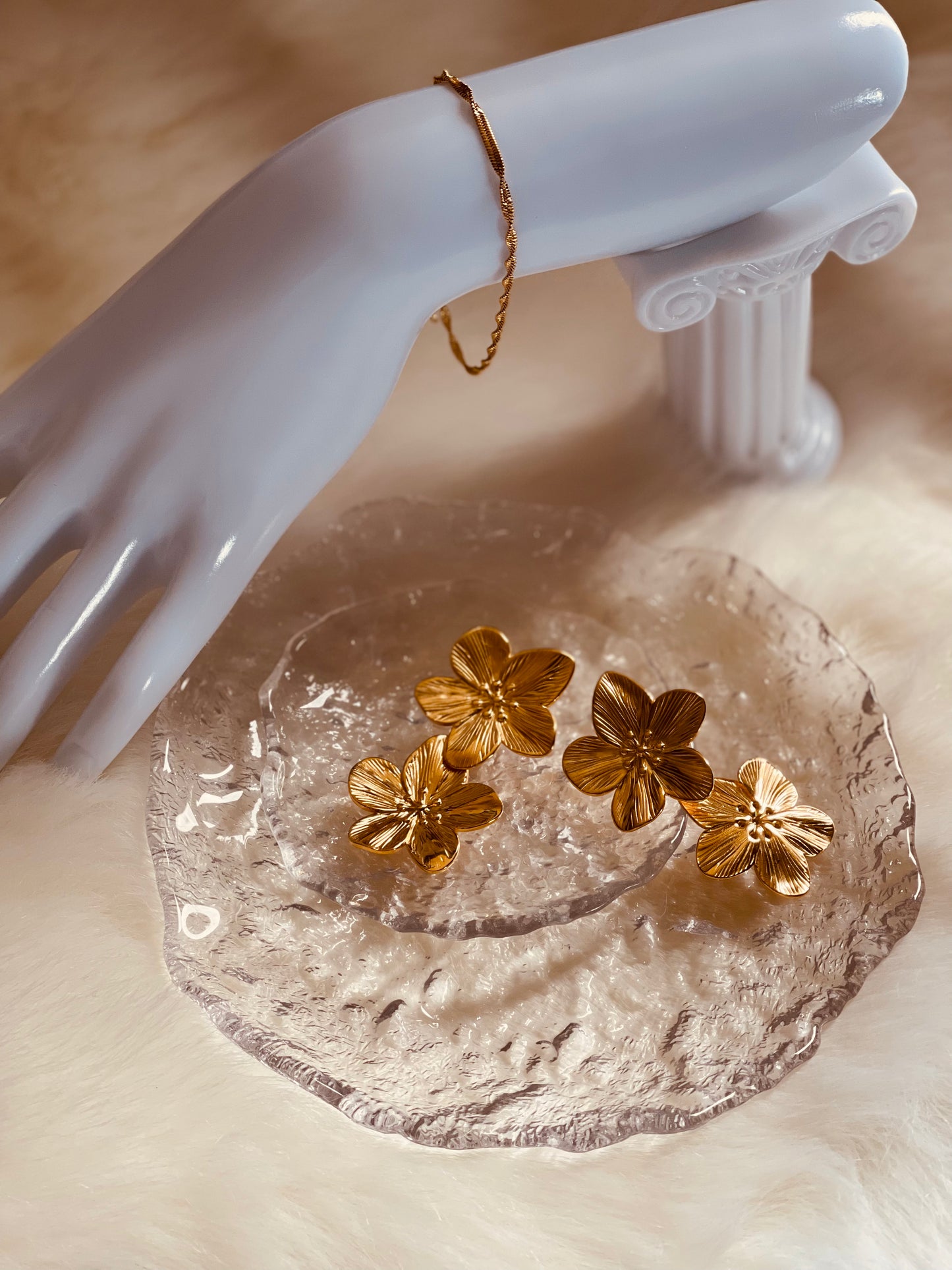 Vrouwelijke Oorbellen met Dubbele Bloemen - Goud