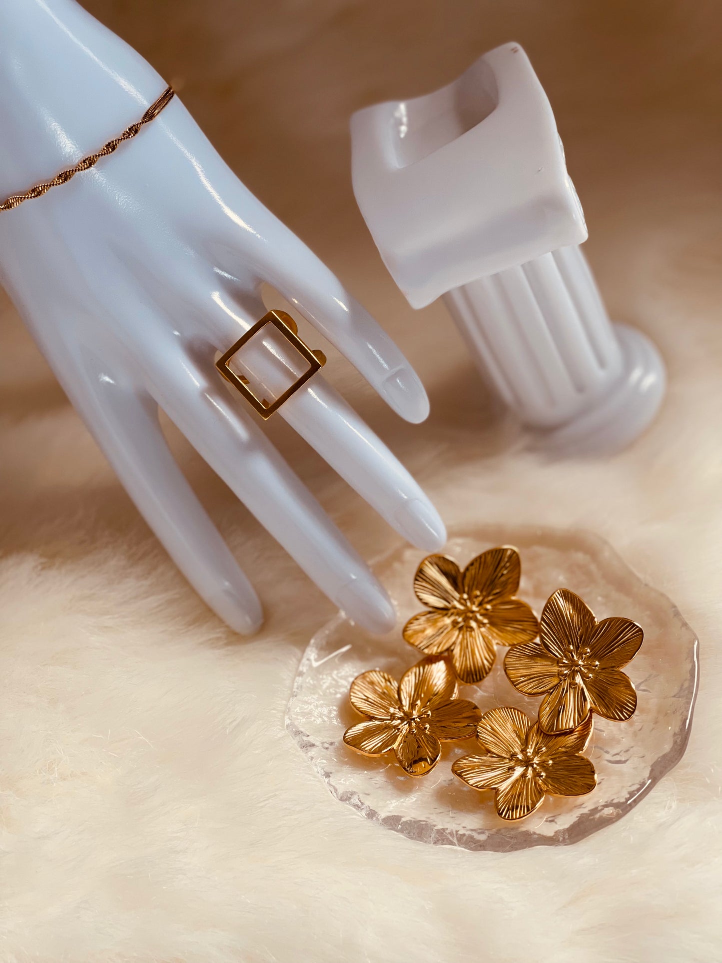 Vrouwelijke Oorbellen met Dubbele Bloemen - Goud