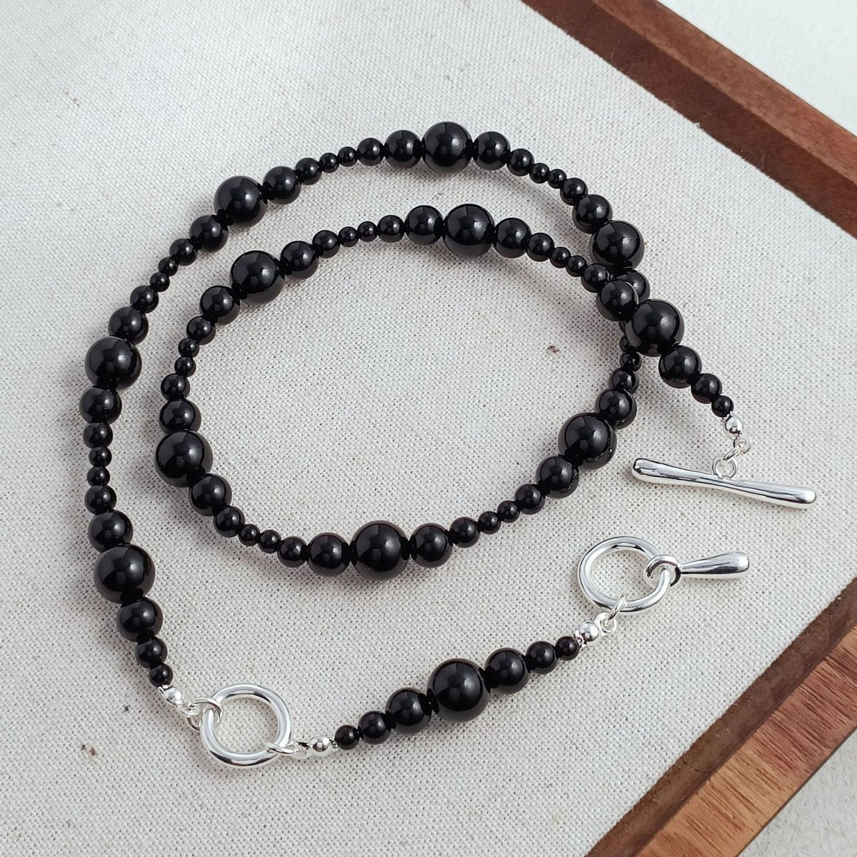 Minimalistische zwarte onyx kralen ketting-zilveren sluiting