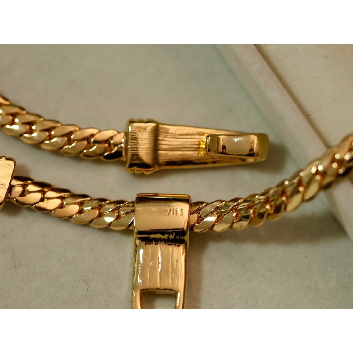 Vintage geïnspireerde dikke ketting van bot met robijnrode look