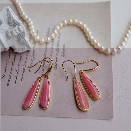 Queen Pink - Chunky minimaal ontwerp natuurlijke Pink Queen Conch shell drop oorbellen - Goud vermeil -AAAA Kwaliteit