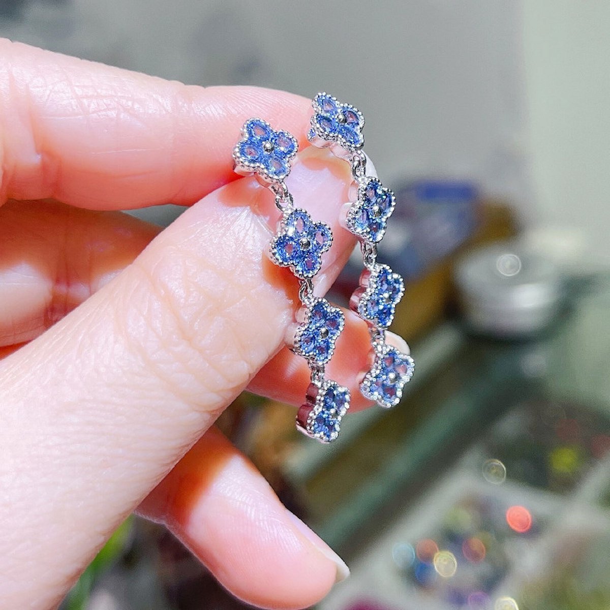 Geluksklaver Longline Oorbellen Blauwe Zirkonia - Zilver