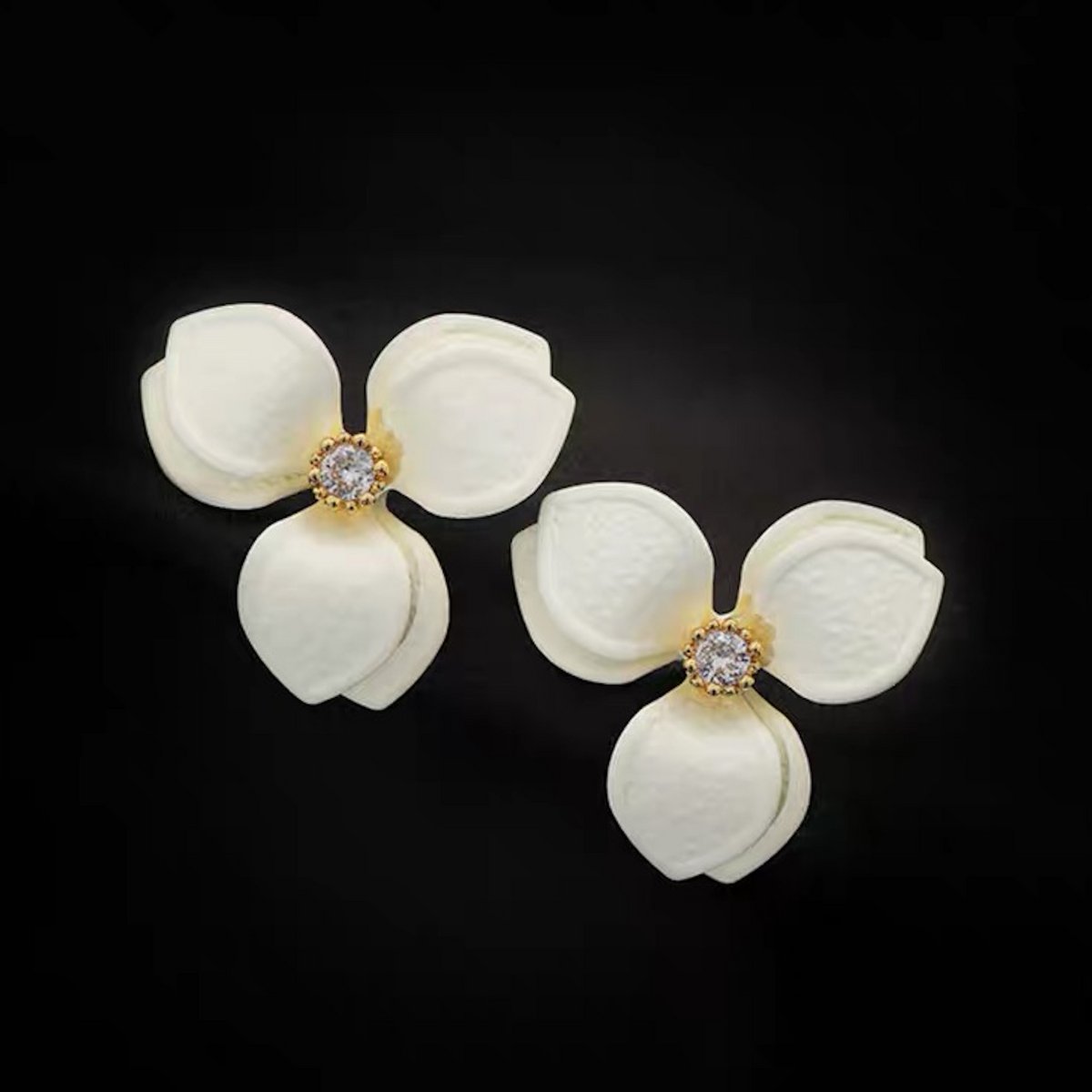 Elegante Franse Bloem Oorbellen - Wit