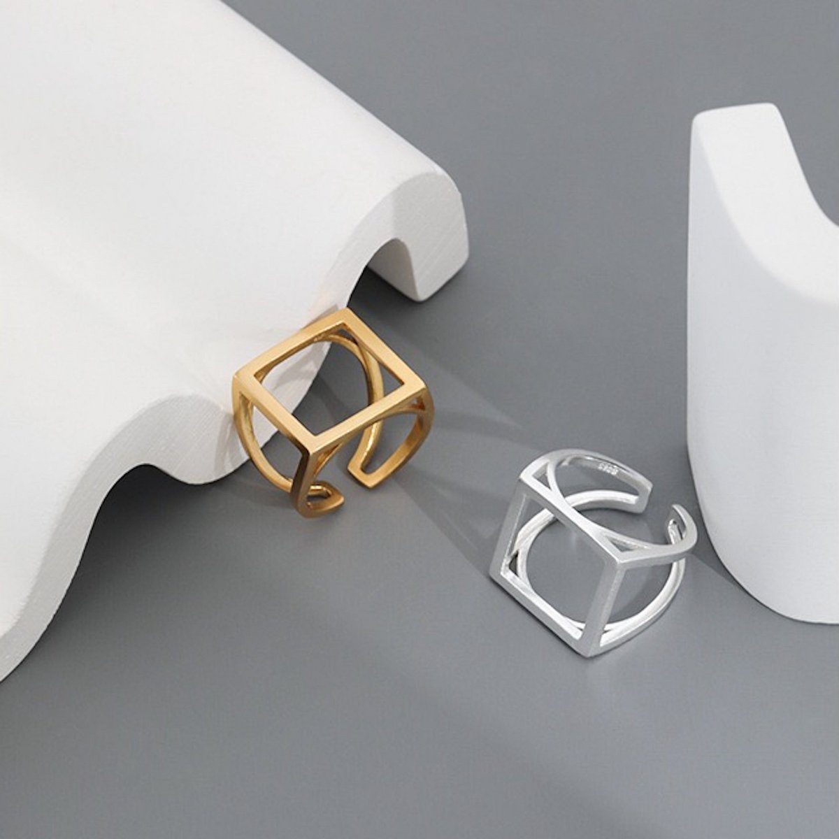 Stijlvolle Vierkante Ring - Sterling Zilver of Goud Vermeil