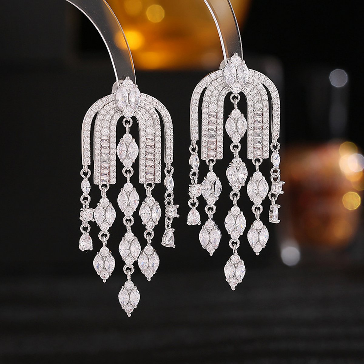 Royal French Arc Sparkling Oorbellen met Emerald-Cut Gems-3 kleuren