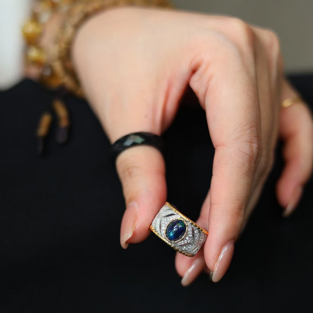 Vintage Oost-Royal Style Black Opal Ring - verstelbaar