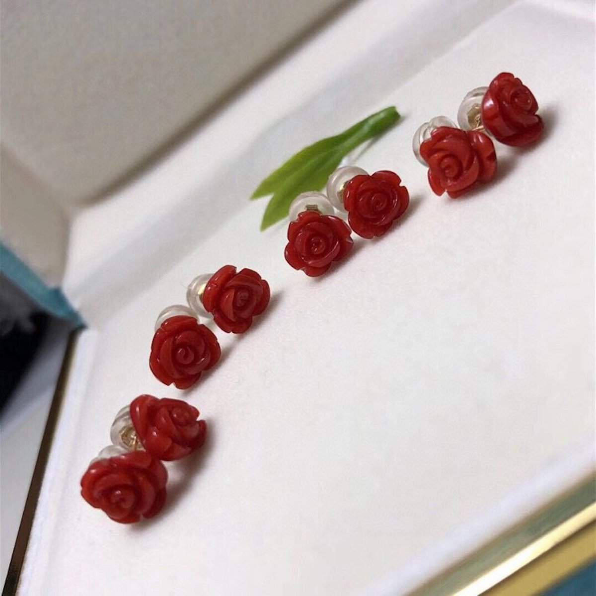 Rood Koraal en Rozenbloem Oorbellen - Goud