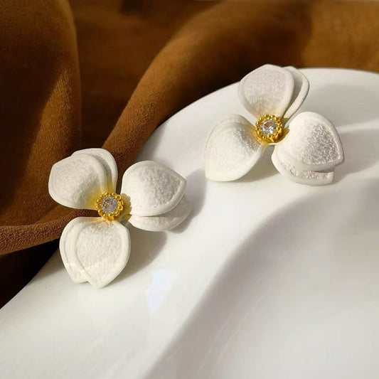 Elegante Franse Bloem Oorbellen - Wit