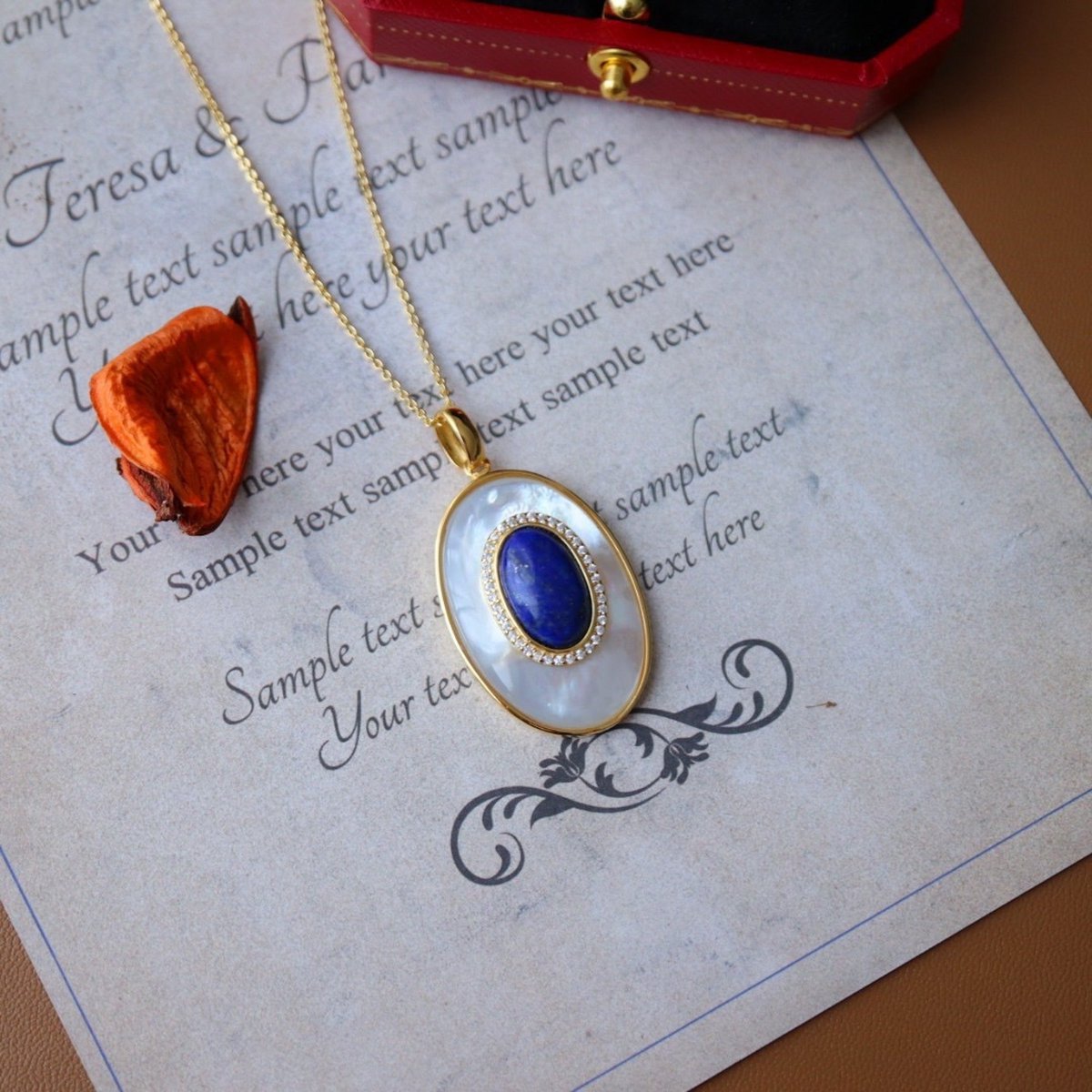 Royal stijl natuurlijke blauwe Lapis Lazuli met parelmoer grote ovale hanger - Goud vermeil -AAAA Quality