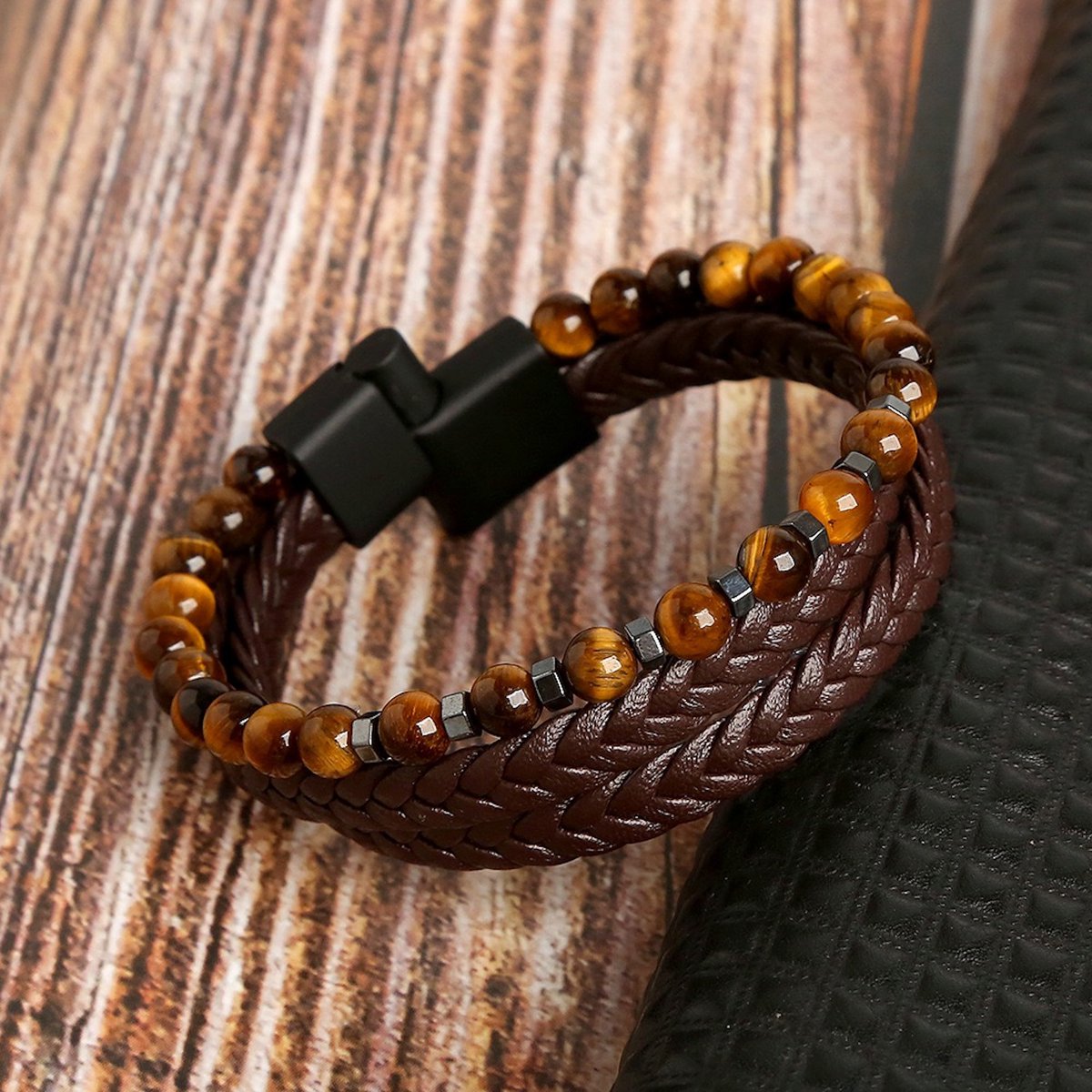 Gevlochten leren armband met echte stenen
