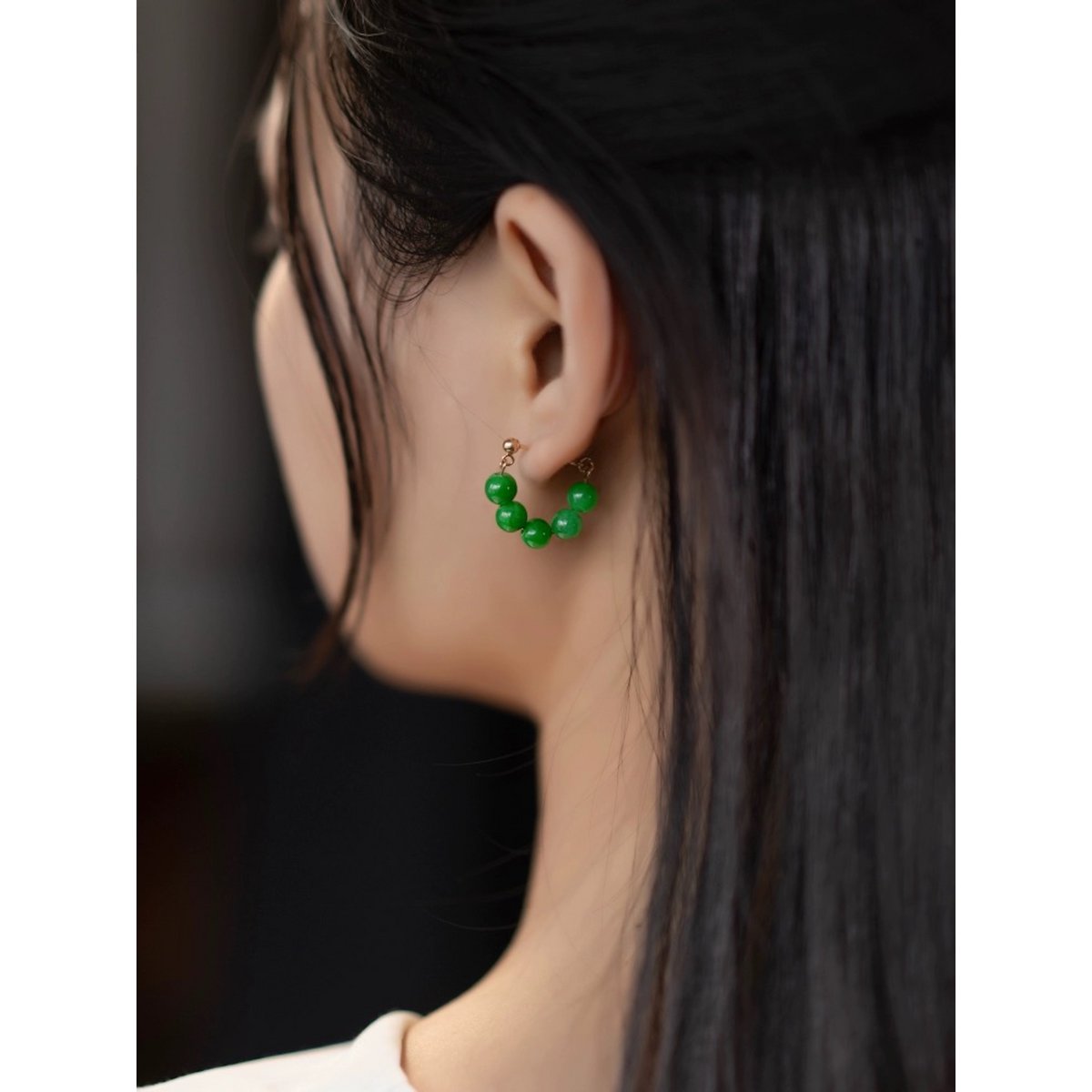Schattige jade kralen kleine bloem hoepeloorbellen - goud vermeil