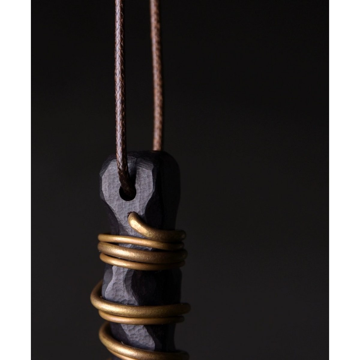 Vintage geïnspireerde zwarte sandaalhout bronzen lijn hanger